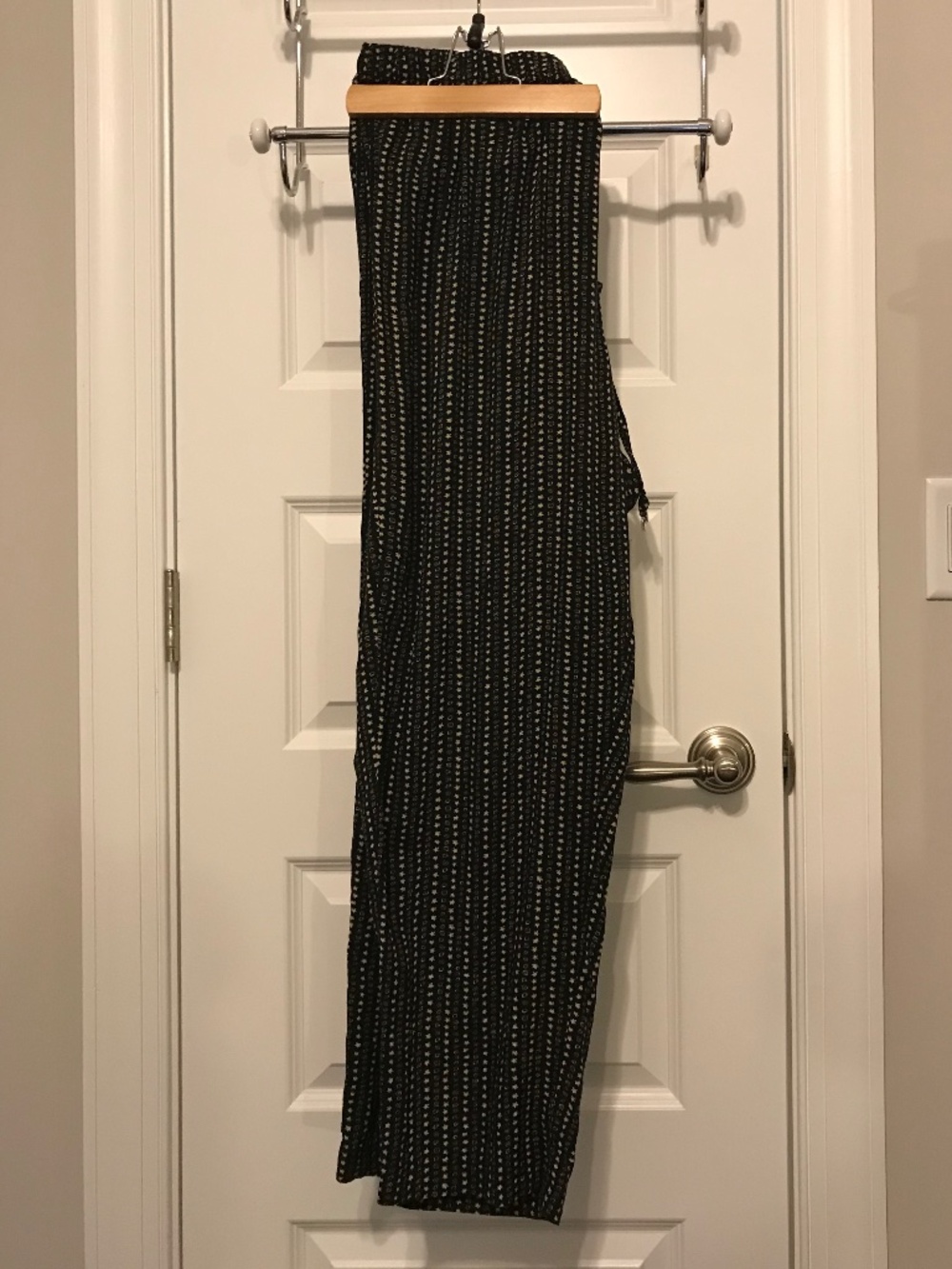 Vintage Studio Woman lightweight black flowy pants with stars & symbols (1X)